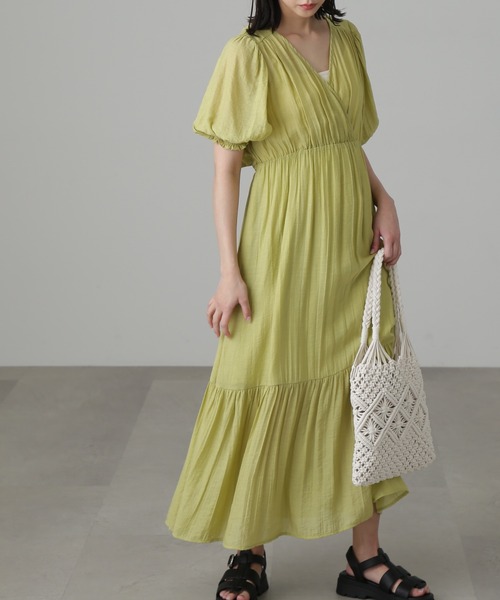 FREE'S MART（フリーズマート）の「【Sシリーズ対応】◆カシュクール半袖ティアードワンピース（ワンピース・レディース・イエロー/ブラック/ホワイト・MEDIUM/X-SMALL/SMALL）」の22枚目の写真