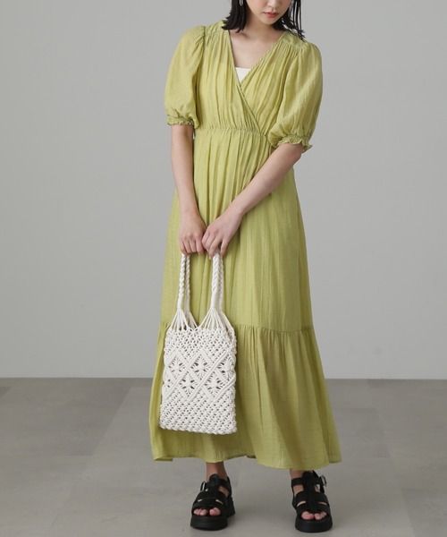 FREE'S MART（フリーズマート）の「【Sシリーズ対応】◆カシュクール半袖ティアードワンピース（ワンピース・レディース・イエロー/ブラック/ホワイト・MEDIUM/X-SMALL/SMALL）」の20枚目の写真