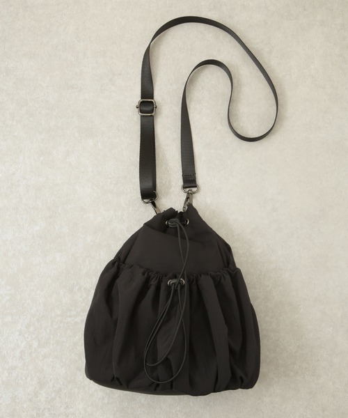 NANO universe（ナノユニバース）の「ドロストナイロンショルダー
