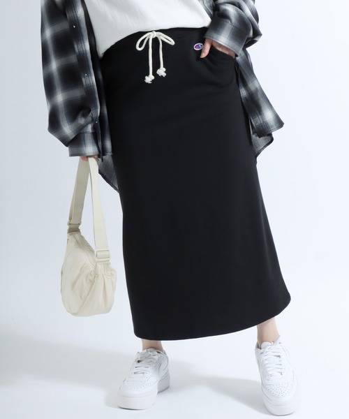 Champion（チャンピオン）の「Champion（チャンピオン）ワンポイントロゴ裏毛スウェットロングスカート レディース（スカート・レディース・グレー/ブラック/ネイビー・M/L）」の15枚目の写真