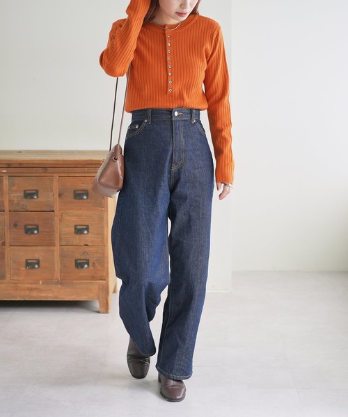 DISCOAT(ディスコート)の「【WEB限定】リブ2WAY多釦プルオーバー(ニット/セーター・レディース・ブラック/グレー/オレンジ/ブルー/アイボリー/ホワイト系その他/グリーン系その他/ネイビー/ブラウン/ブラック×ホワイト・FREE)」の19枚目の写真