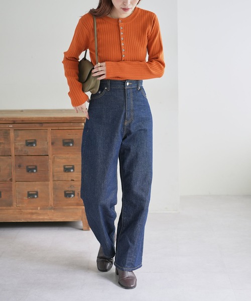 DISCOAT(ディスコート)の「【WEB限定】リブ2WAY多釦プルオーバー(ニット/セーター・レディース・ブラック/グレー/オレンジ/ブルー/アイボリー/ホワイト系その他/グリーン系その他/ネイビー/ブラウン/ブラック×ホワイト・FREE)」の20枚目の写真