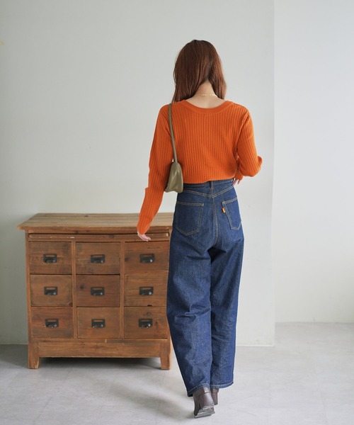 DISCOAT(ディスコート)の「【WEB限定】リブ2WAY多釦プルオーバー(ニット/セーター・レディース・ブラック/グレー/オレンジ/ブルー/アイボリー/ホワイト系その他/グリーン系その他/ネイビー/ブラウン/ブラック×ホワイト・FREE)」の21枚目の写真