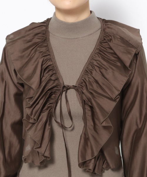 mysty woman(ミスティウーマン)の「プチハイニットブラウスSET 992627(シャツ/ブラウス・レディース・オフホワイト/ブラウン・FREE)」の10枚目の写真