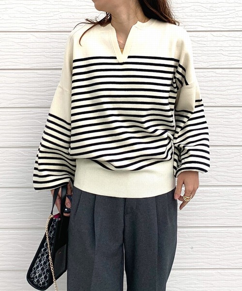 Q（キュー）の「キーネックぽわん袖ニット（ニット/セーター・レディース・ホワイト/ホワイト系/ブラック/ピンク・MEDIUM）」の3枚目の写真