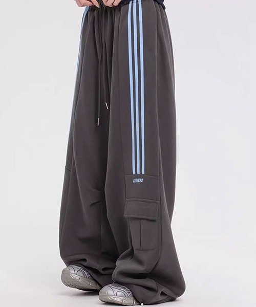 Theater code(シアターコード)の「cargo sweat wide pants / カーゴ スウェット ワイド パンツ 2026年春夏(カーゴパンツ・レディース・ホワイト/ブラック・FREE)」の8枚目の写真