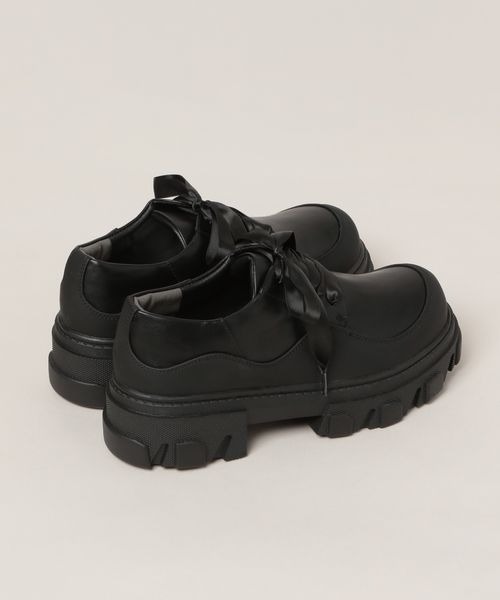 JEANASIS（ジーナシス）の「フェイクレザーレースアップシューズ/105291（ドレスシューズ・レディース・ブラック/ブラック×ホワイト・MEDIUM/LARGE）」の7枚目の写真