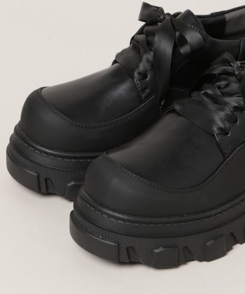 JEANASIS（ジーナシス）の「フェイクレザーレースアップシューズ/105291（ドレスシューズ・レディース・ブラック/ブラック×ホワイト・MEDIUM/LARGE）」の8枚目の写真