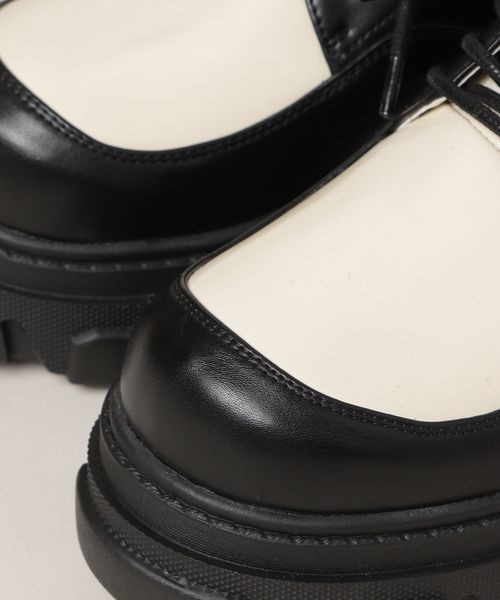 JEANASIS（ジーナシス）の「フェイクレザーレースアップシューズ/105291（ドレスシューズ・レディース・ブラック/ブラック×ホワイト・MEDIUM/LARGE）」の14枚目の写真