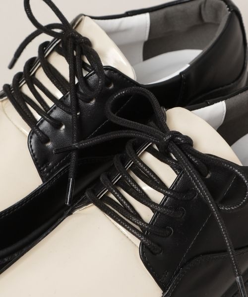 JEANASIS（ジーナシス）の「フェイクレザーレースアップシューズ/105291（ドレスシューズ・レディース・ブラック/ブラック×ホワイト・MEDIUM/LARGE）」の17枚目の写真
