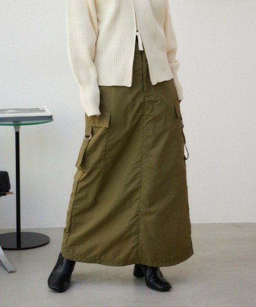 AZUL by moussy（アズールバイマウジー）の「カーゴスカート（スカート・レディース・ブラック/カーキ/アイボリー・SMALL/MEDIUM）」の3枚目の写真