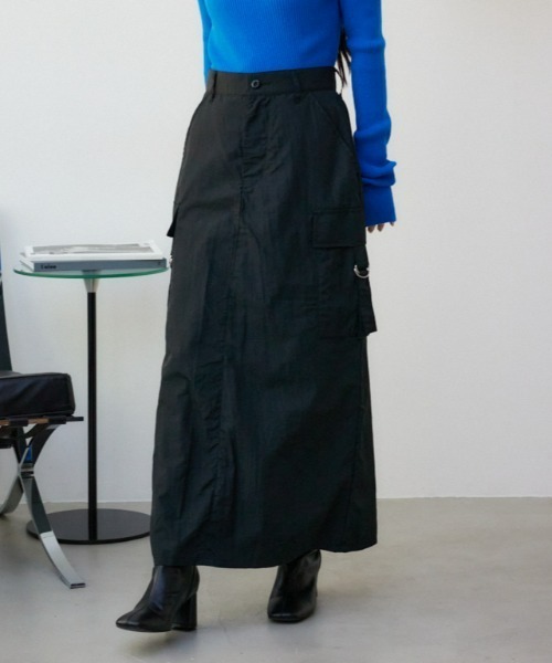 AZUL by moussy（アズールバイマウジー）の「カーゴスカート（スカート・レディース・ブラック/カーキ/アイボリー・SMALL/MEDIUM）」の2枚目の写真