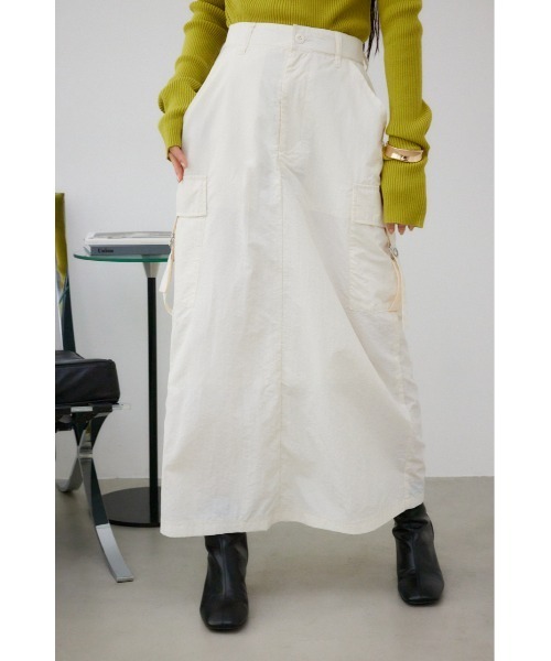 AZUL by moussy（アズールバイマウジー）の「カーゴスカート（スカート・レディース・ブラック/カーキ/アイボリー・SMALL/MEDIUM）」の4枚目の写真