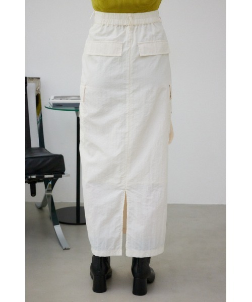 AZUL by moussy（アズールバイマウジー）の「カーゴスカート（スカート・レディース・ブラック/カーキ/アイボリー・SMALL/MEDIUM）」の9枚目の写真