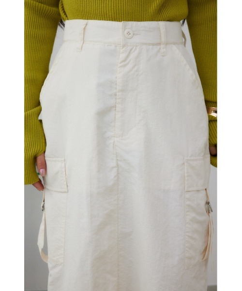 AZUL by moussy（アズールバイマウジー）の「カーゴスカート（スカート・レディース・ブラック/カーキ/アイボリー・SMALL/MEDIUM）」の10枚目の写真