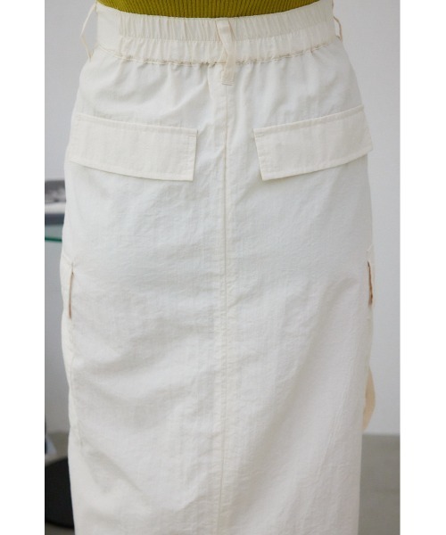 AZUL by moussy（アズールバイマウジー）の「カーゴスカート（スカート・レディース・ブラック/カーキ/アイボリー・SMALL/MEDIUM）」の11枚目の写真