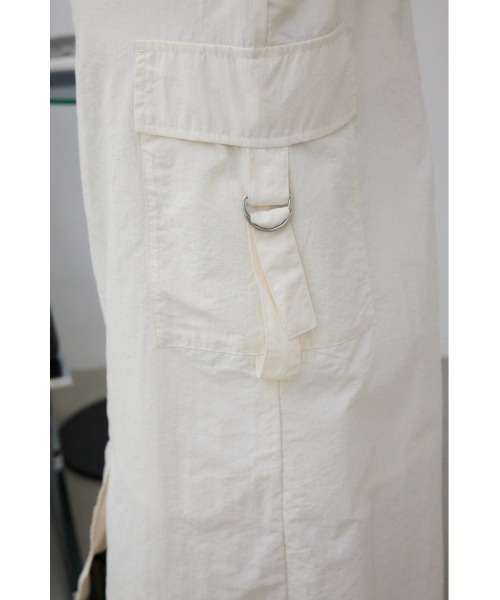 AZUL by moussy（アズールバイマウジー）の「カーゴスカート（スカート・レディース・ブラック/カーキ/アイボリー・SMALL/MEDIUM）」の12枚目の写真