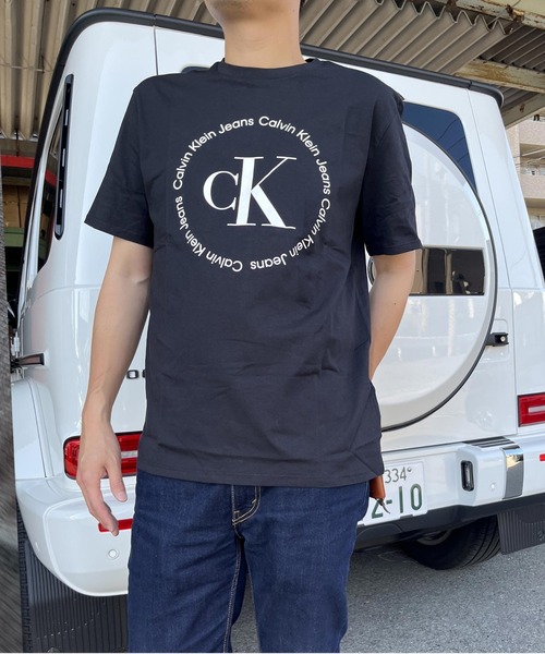 Calvin Klein Jeans（カルヴァンクラインジーンズ）の「Calvin Klein / カルバンクライン monogram circle logo crewneck モノグラム サークルロゴ ラバープリント 半袖クルーTシャツ（Tシャツ/カットソー・メンズ・ブラック・M/L/XL）」の6枚目の写真