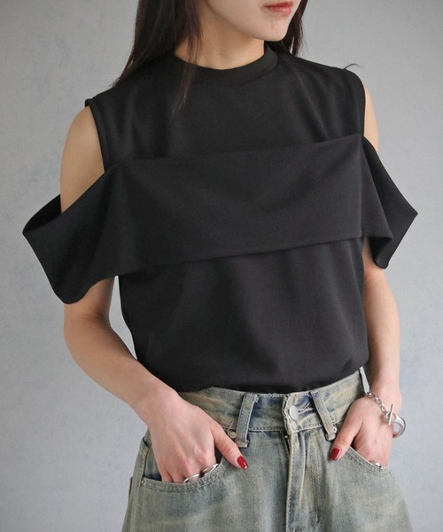 cheriella（シェリエラ）の「【cheriella】WEB限定カットジョーゼットオフショルデザイントップス（Tシャツ/カットソー・レディース・ブラック/オフホワイト/ブラウン・M）」の16枚目の写真