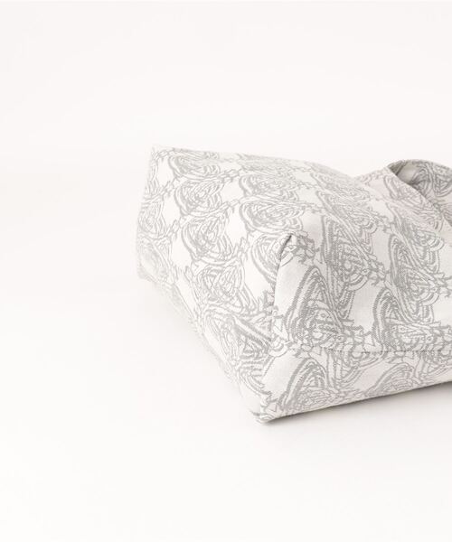 ヴィヴィアン♡3D ORBショルダーバック Vivienne Westwood（ヴィヴィアンウエストウッド）の「3D ORB