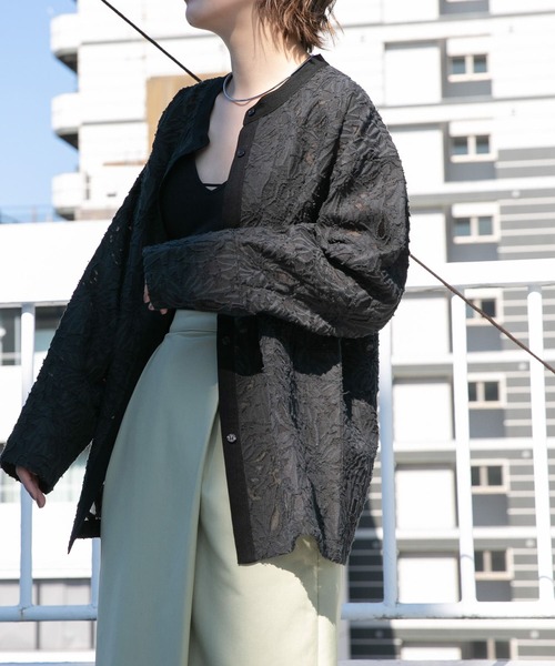 KBF(ケイビーエフ)の「シアーカットJQバンドカラーシャツ(シャツ/ブラウス・レディース・チャコールグレー/アイボリー・ONE)」の16枚目の写真