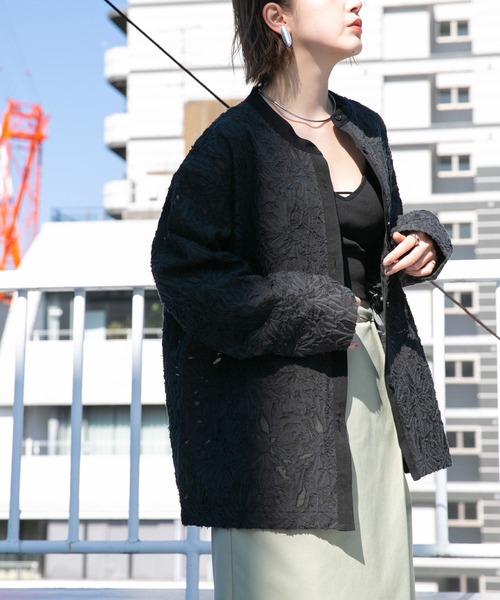 KBF(ケイビーエフ)の「シアーカットJQバンドカラーシャツ(シャツ/ブラウス・レディース・チャコールグレー/アイボリー・ONE)」の17枚目の写真