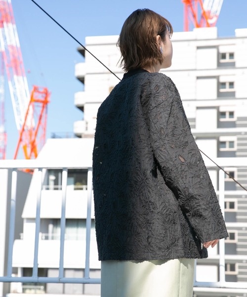 KBF(ケイビーエフ)の「シアーカットJQバンドカラーシャツ(シャツ/ブラウス・レディース・チャコールグレー/アイボリー・ONE)」の19枚目の写真