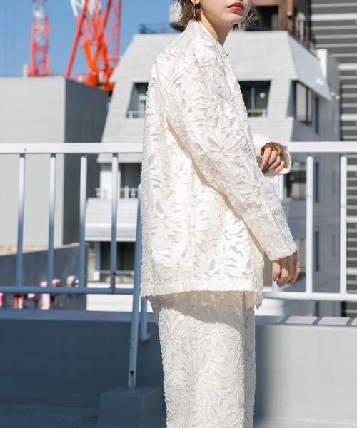 KBF(ケイビーエフ)の「シアーカットJQバンドカラーシャツ(シャツ/ブラウス・レディース・チャコールグレー/アイボリー・ONE)」の11枚目の写真