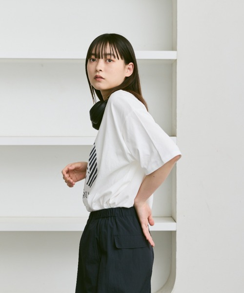 flaner（フラネ）の「Loose assort print tee / ルーズアソートプリントT（Tシャツ/カットソー・レディース・ホワイト系その他2/ホワイト系その他3/ホワイト系その他・LARGE/MEDIUM）」の18枚目の写真