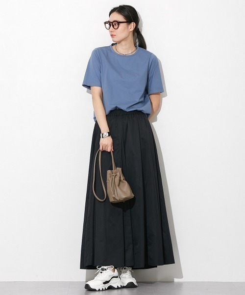 slattgir(スラットジール)の「高身長 綿混ONにもOFFにも使えるキレイ見えTシャツ (トールサイズ)(Tシャツ/カットソー・レディース・ホワイト/ブラック/ブルーグレー/ブルー/ミント・LL/3L/4L/5L/M/L)」の17枚目の写真