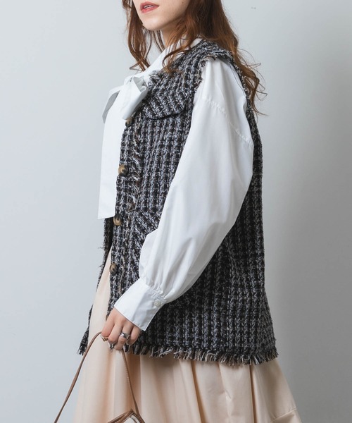 Jeudi(ジュディ)の「ツイードフリンジベスト(ベスト・レディース・ブラック/ブラウン・FREE)」の7枚目の写真