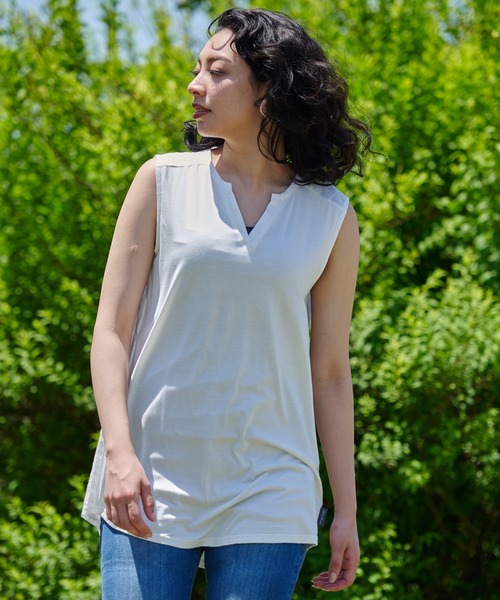 Eddie Bauer(エディーバウアー)の「ゲートチェック スプリットネック タンクトップ(タンクトップ・レディース・ホワイト/ブラック/ネイビー・L/M/XL/S)」の2枚目の写真