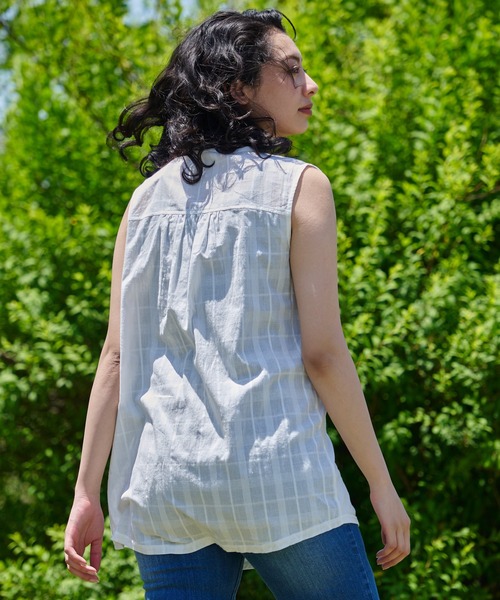 Eddie Bauer(エディーバウアー)の「ゲートチェック スプリットネック タンクトップ(タンクトップ・レディース・ホワイト/ブラック/ネイビー・L/M/XL/S)」の12枚目の写真