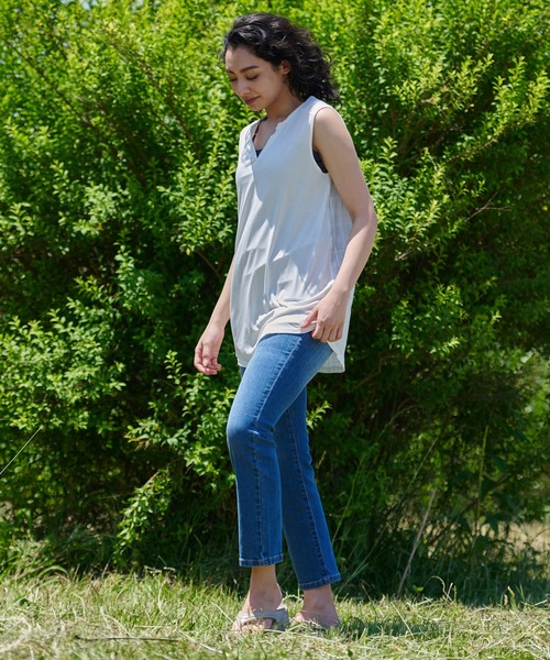 Eddie Bauer(エディーバウアー)の「ゲートチェック スプリットネック タンクトップ(タンクトップ・レディース・ホワイト/ブラック/ネイビー・L/M/XL/S)」の14枚目の写真