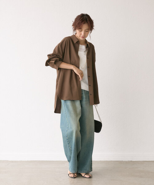 RIVE DROITE（リヴドロワ）の「【MONN.:.(モン)】スリットシャツ（シャツ/ブラウス・レディース・ブラウン/ブラック・FREE）」の18枚目の写真