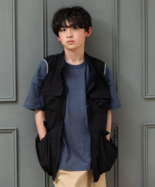 JAM & LINK(ジャムアンドリンク)の「ビッグポケット サマーベスト(ベスト・キッズ・ブラック/グレー・160cm/140cm/120cm)」の2枚目の写真