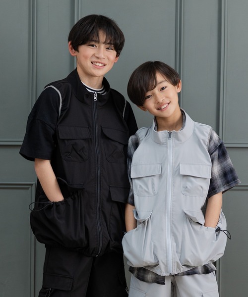 JAM & LINK(ジャムアンドリンク)の「ビッグポケット サマーベスト(ベスト・キッズ・ブラック/グレー・160cm/140cm/120cm)」の13枚目の写真