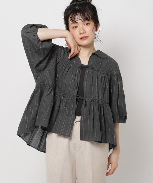 niko and...(ニコアンド)の「ラメドビーリボンブラウス(シャツ/ブラウス・レディース・チャコール/オフホワイト/ブルー・FREE)」の3枚目の写真