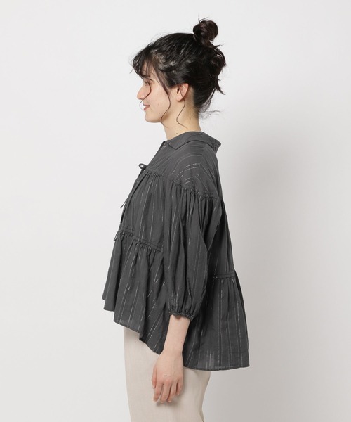 niko and...(ニコアンド)の「ラメドビーリボンブラウス(シャツ/ブラウス・レディース・チャコール/オフホワイト/ブルー・FREE)」の6枚目の写真