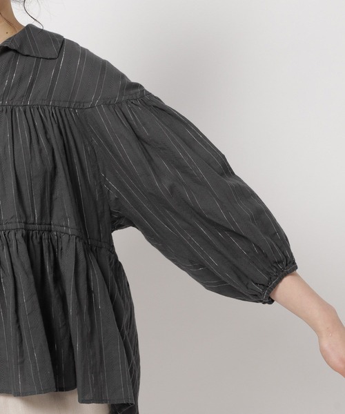 niko and...(ニコアンド)の「ラメドビーリボンブラウス(シャツ/ブラウス・レディース・チャコール/オフホワイト/ブルー・FREE)」の19枚目の写真