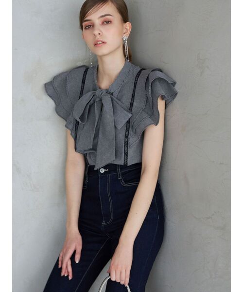 MERCURYDUO（マーキュリーデュオ）の「2WAYオープンショルダーラッフルブラウス（シャツ/ブラウス・レディース・オフホワイト/その他1/ブルー・FREE）」の4枚目の写真