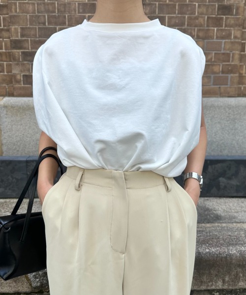 I_am（アイアム）の「shoulder tuck design tops / ショルダータックデザイントップス（Tシャツ/カットソー・レディース・ホワイト/ブラック・FREE）」の2枚目の写真