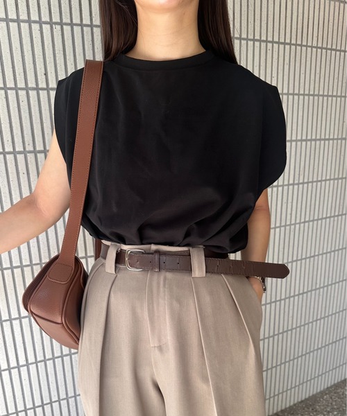 I_am（アイアム）の「shoulder tuck design tops / ショルダータックデザイントップス（Tシャツ/カットソー・レディース・ホワイト/ブラック・FREE）」の3枚目の写真