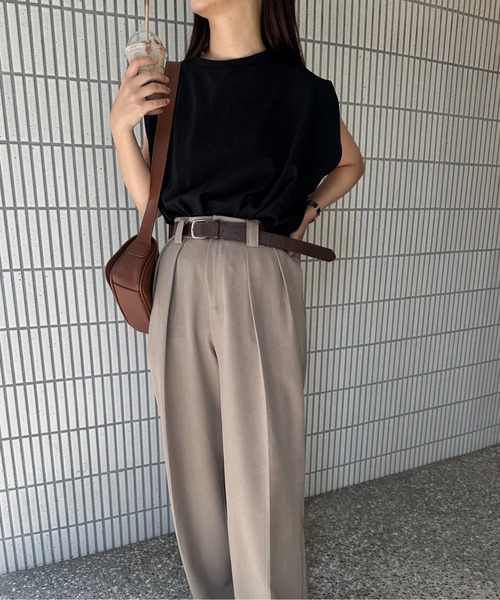 I_am（アイアム）の「shoulder tuck design tops / ショルダータックデザイントップス（Tシャツ/カットソー・レディース・ホワイト/ブラック・FREE）」の4枚目の写真