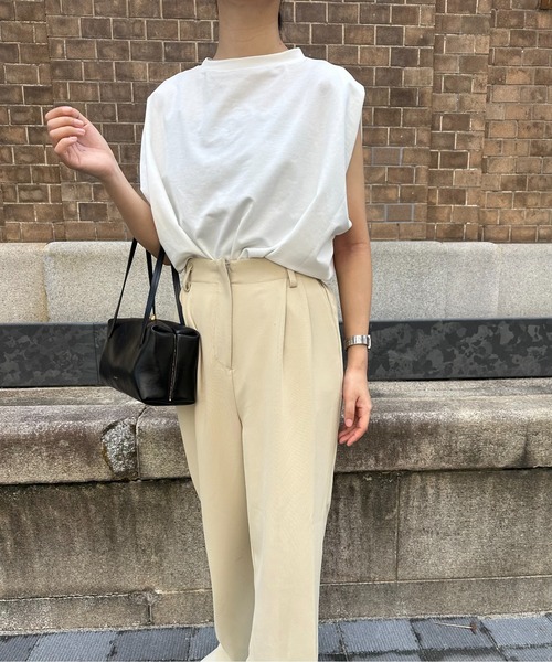 I_am（アイアム）の「shoulder tuck design tops / ショルダータックデザイントップス（Tシャツ/カットソー・レディース・ホワイト/ブラック・FREE）」の6枚目の写真