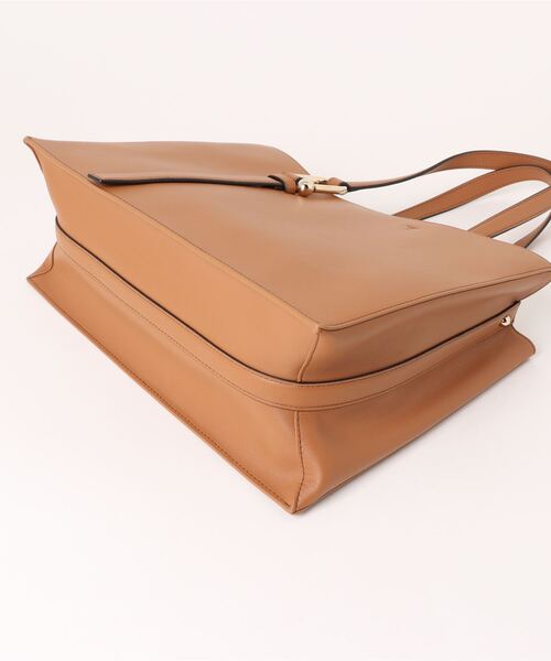 FURLA（フルラ）の「FURLA NUVOLA L TOTE（トートバッグ・レディース・ライトブラウン・ONE SIZE）」の7枚目の写真