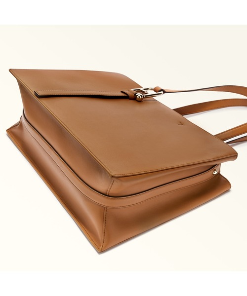 FURLA（フルラ）の「FURLA NUVOLA L TOTE（トートバッグ・レディース・ライトブラウン・ONE SIZE）」の4枚目の写真