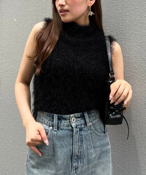 rienda(リエンダ)の「オフタートルノースリーブーシャギーニットトップス(ニット/セーター・レディース・ベージュ/ブラック/ライトグレー・FREE)」の2枚目の写真