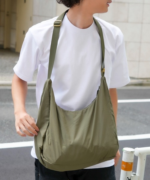 BEN DAVIS(ベンデイビス)の「【BEN DAVIS/ベンデイビス】ナイロンショルダーバッグ BDW-8365(バックパック/リュック・メンズ・ベージュ/オフホワイト/ブラック/カーキ・FREE)」の11枚目の写真