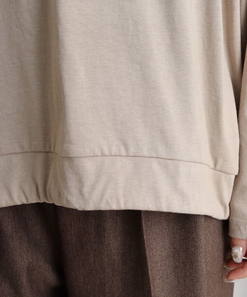 atONE(アットワン)の「atONE タックディテールリボンVネックカットソー(Tシャツ/カットソー・レディース・オフホワイト/ブラック/グレイッシュベージュ/カーキ/チャコールグレー・M-L/4L~5L/LL~3L)」の9枚目の写真